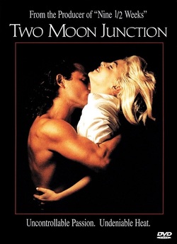 Злиття двох місяців / Two Moon Junction...